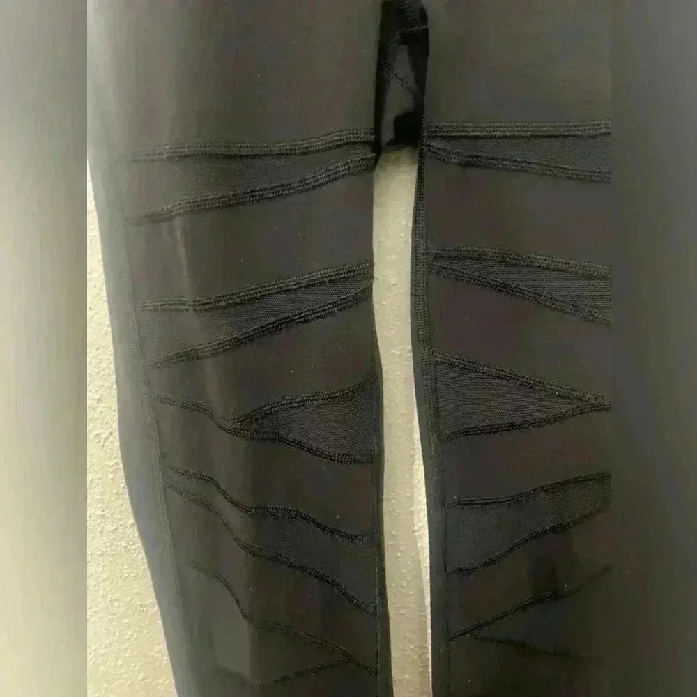 Lululemon Wunder Under Pant (Hi-Rise) (Tech Mesh) Very Gently Worn Black Size 2